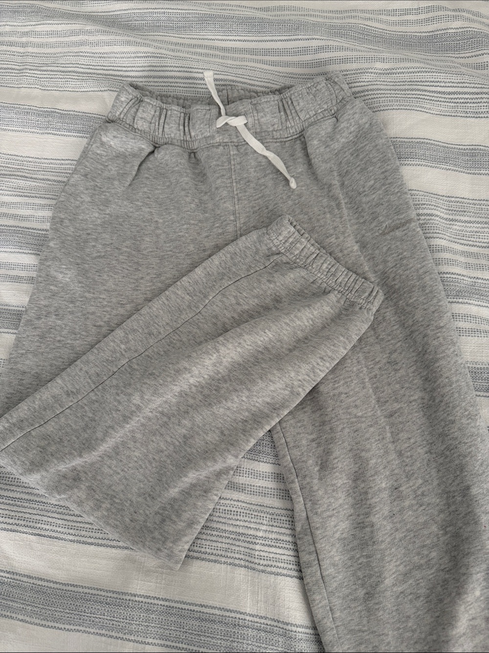 abercrombie kids Gray Sweatpants with Drawstring 11/12